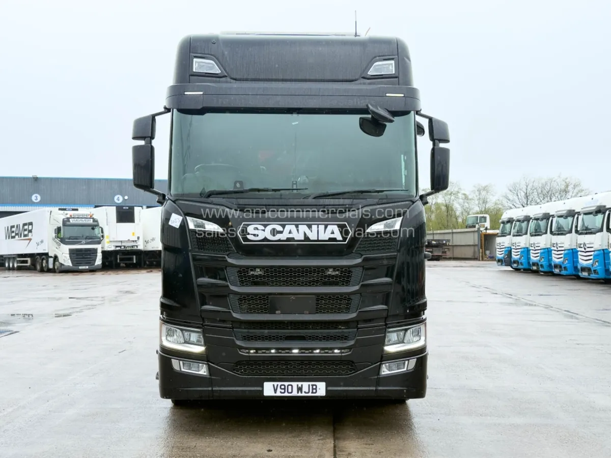 2023 SCANIA R500 HIGH CAB & CRANE MOUNTED FLATBED - Image 2