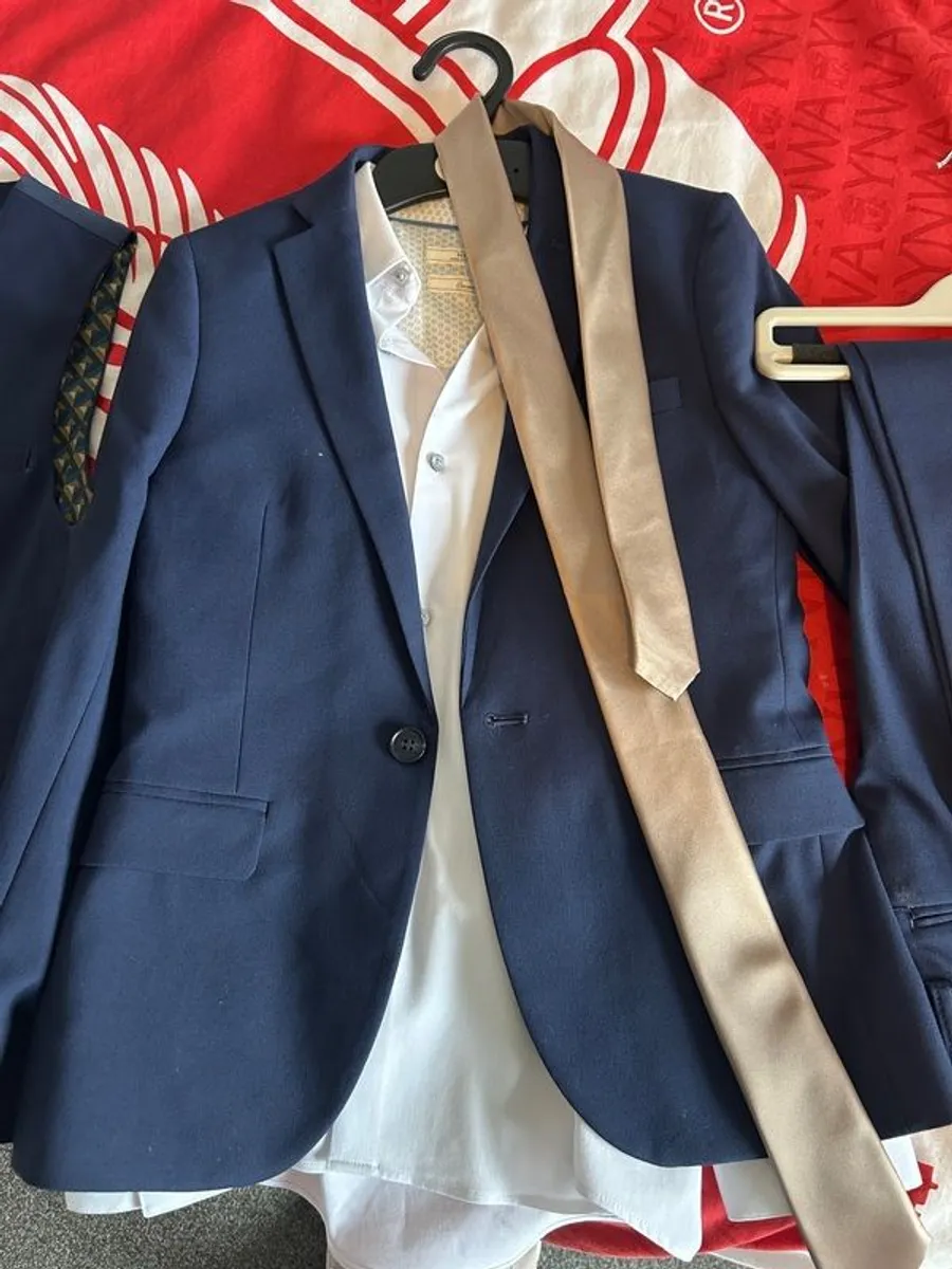 Boys communion suit - Image 1