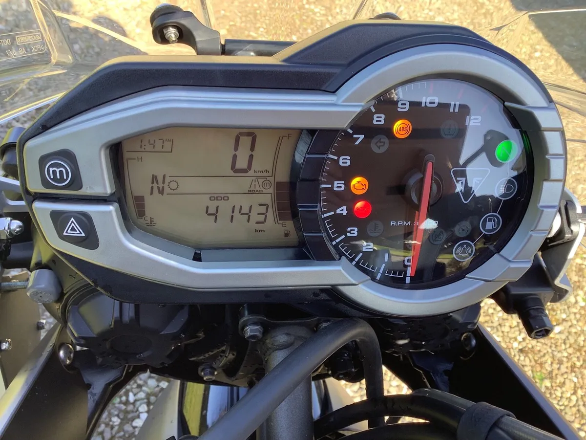 Motorcycle - Image 4