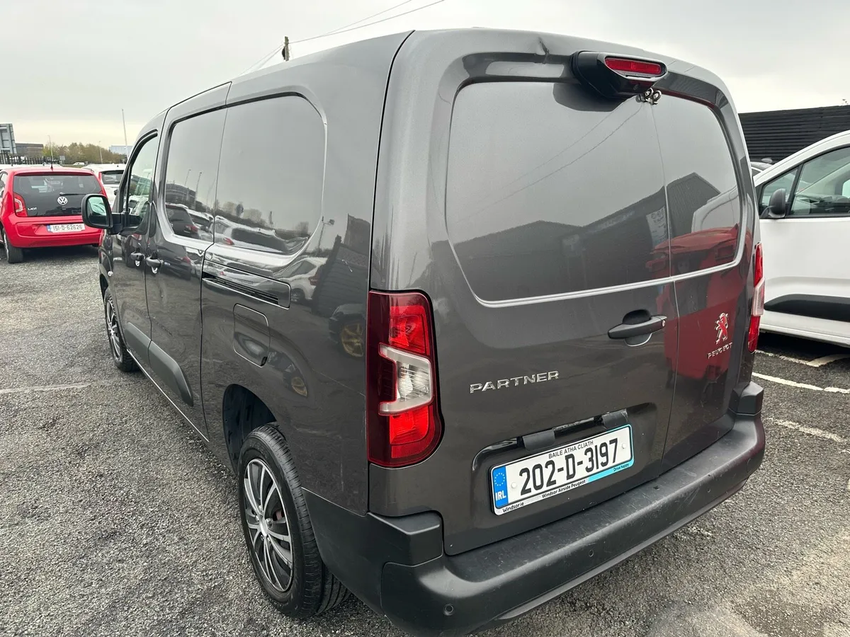 2020 Peugeot partner  automatic lwb tested - Image 4