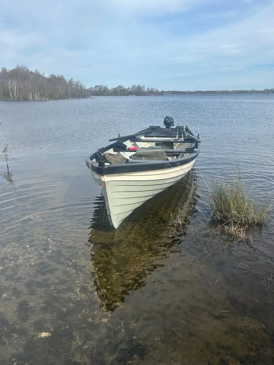 19ft MCA lake boat. - Image 1