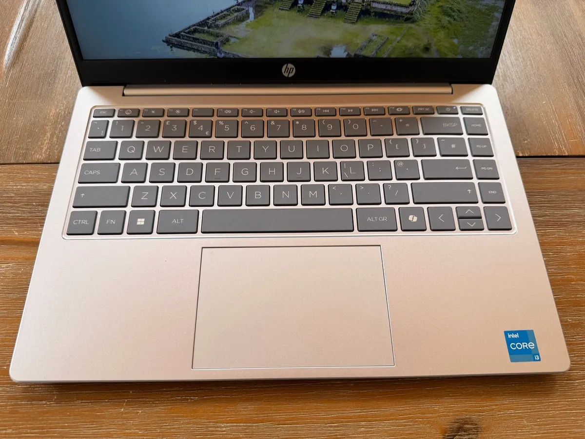 HP Pavillon SE 14-inch laptop For Sale, AS NEW!!! - Image 2