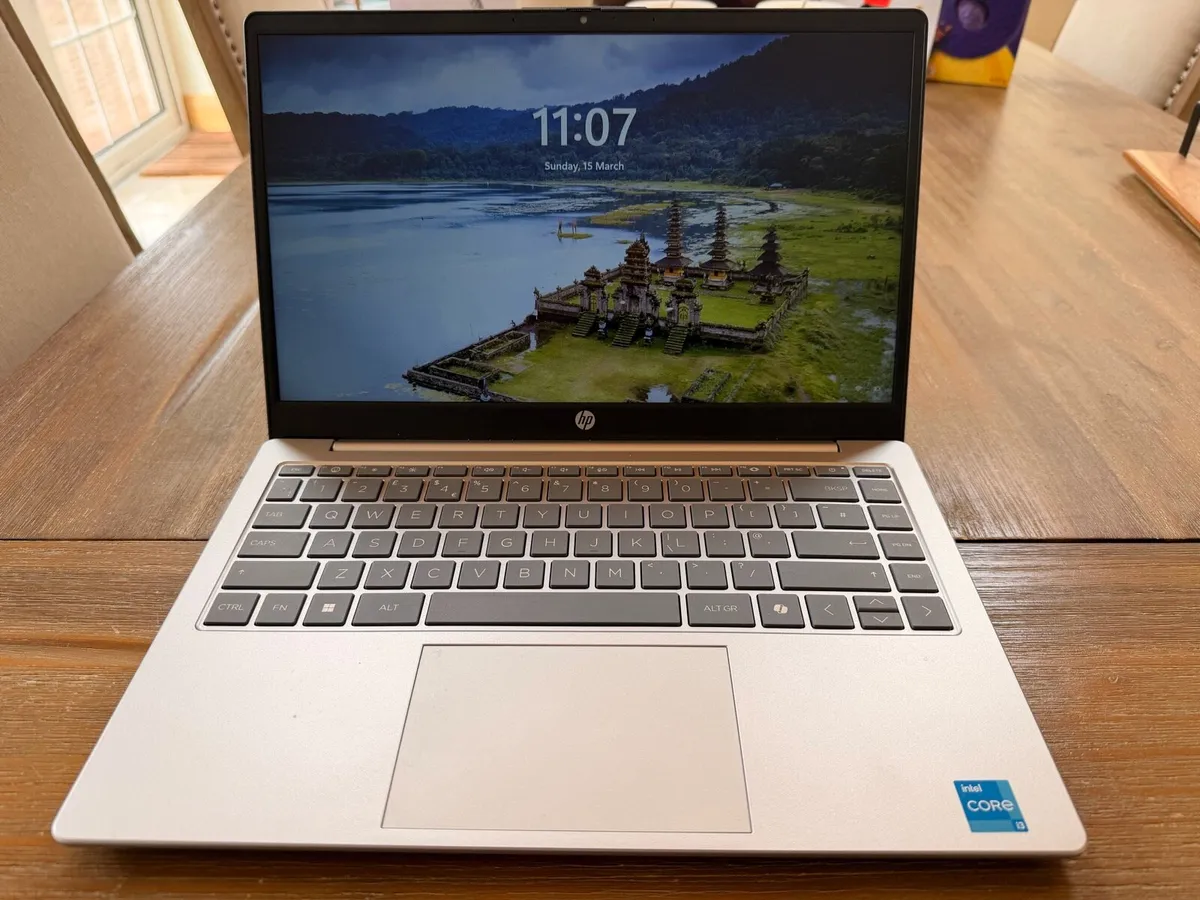 HP Pavillon SE 14-inch laptop For Sale, AS NEW!!! - Image 3