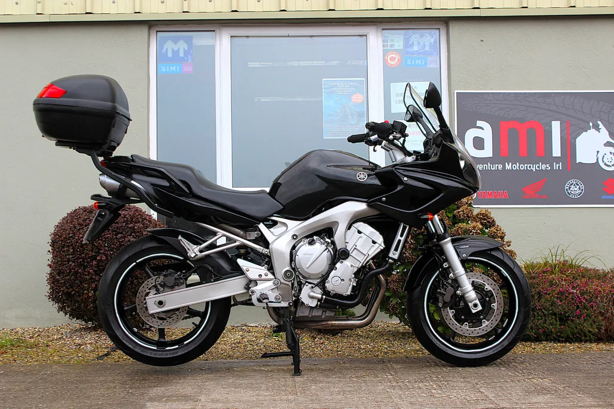 YAMAHA FZ6 Fazer 600 - Image 1