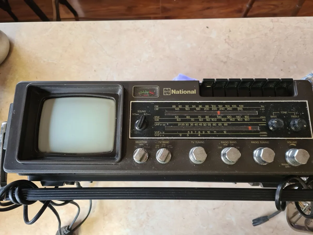 TV and radio cassette player………………………75 - Image 1