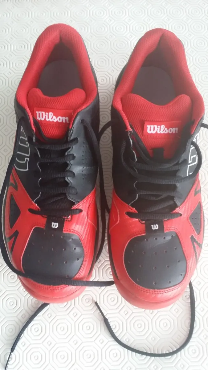 Wilson Tennis Shoes as new size 9