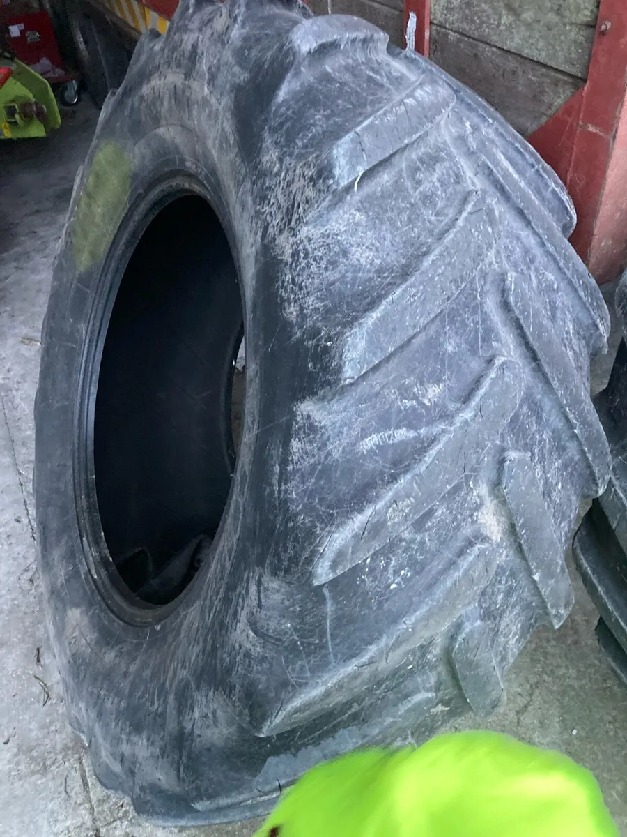 Michelin 540/65/30 - Image 3