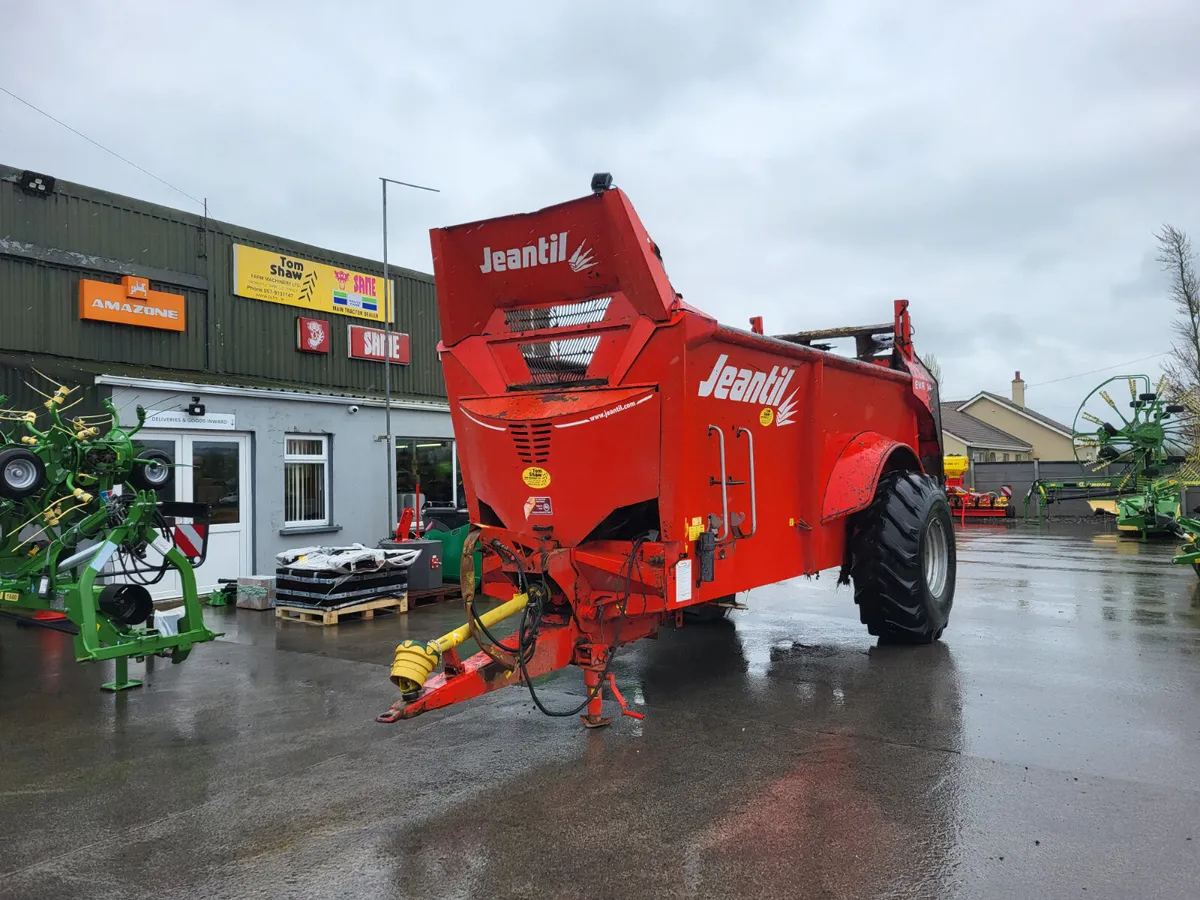 2017 Jeantil EVR 14-12 Spreader - Image 1