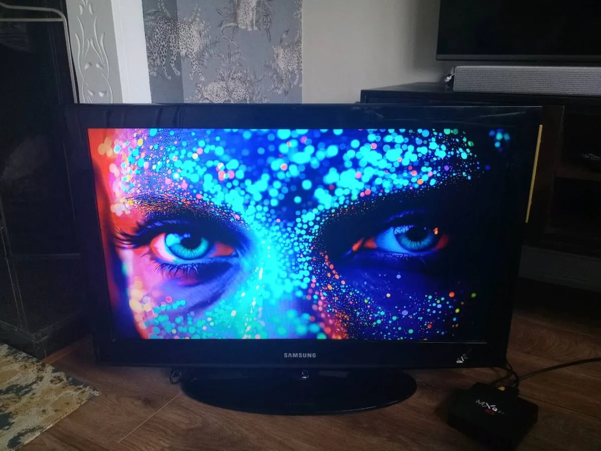 Samsung 32"HD TV not smart le32d400e1w - Image 2