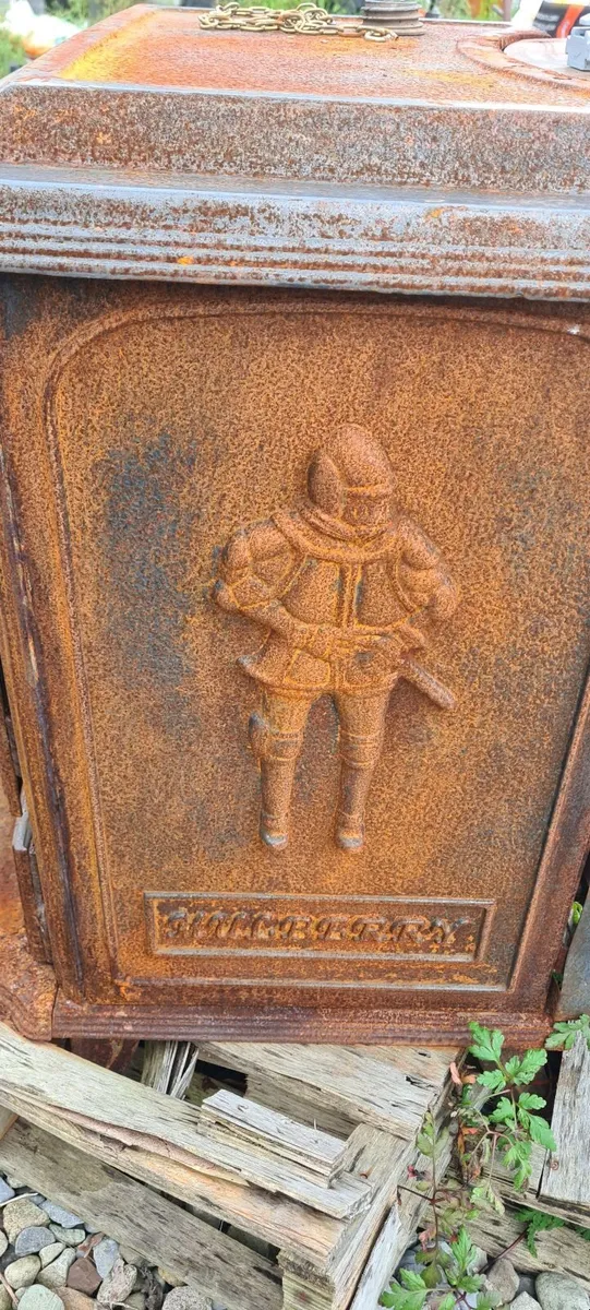 Large Mulberry Stove with back boiler - Image 2