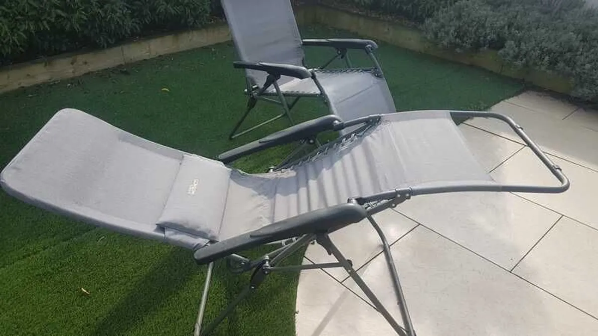 Outdoor furniture - Image 1