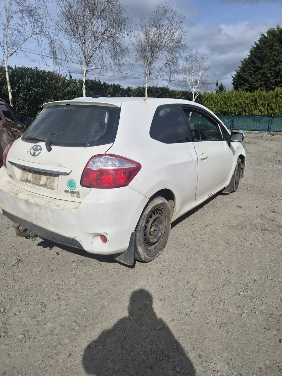 Toyota Auris - Breaking only - Image 1