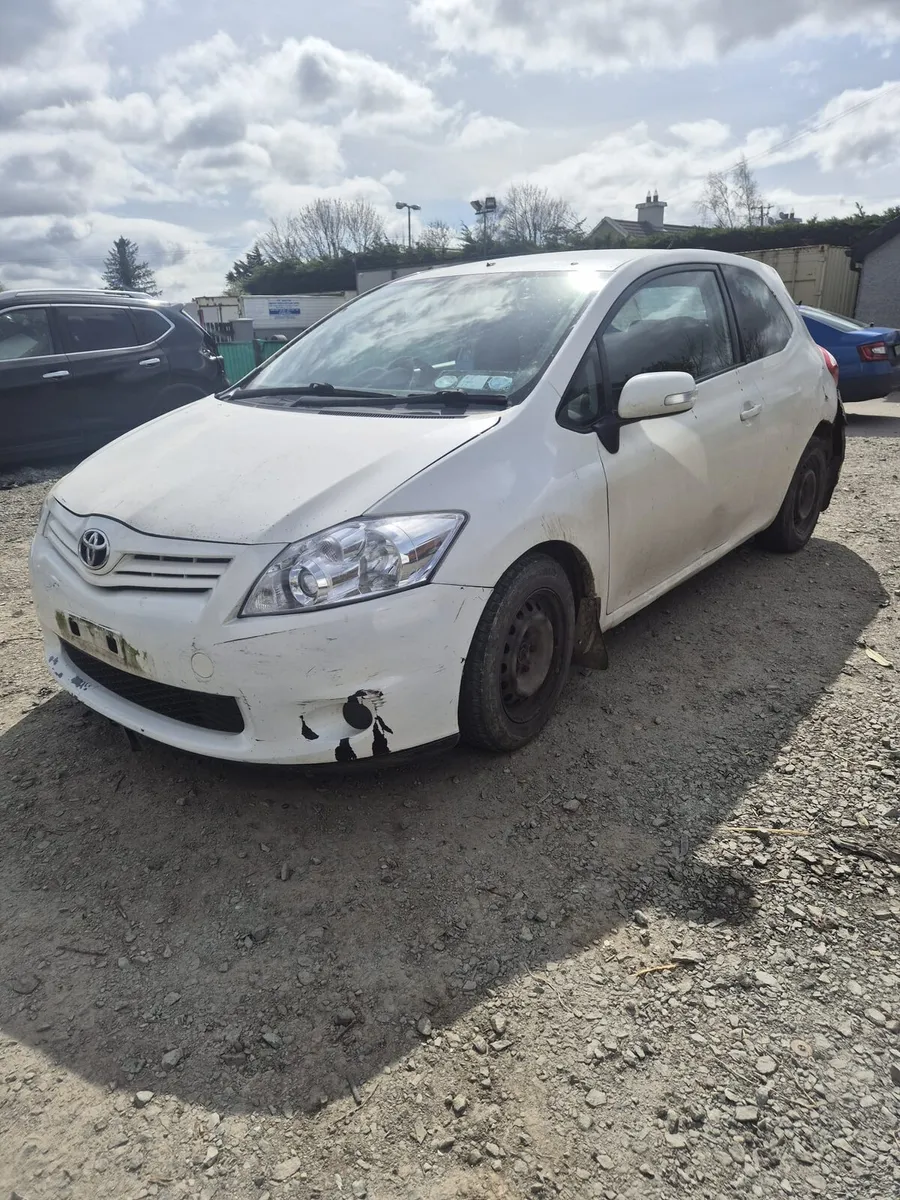 Toyota Auris - Breaking only - Image 2