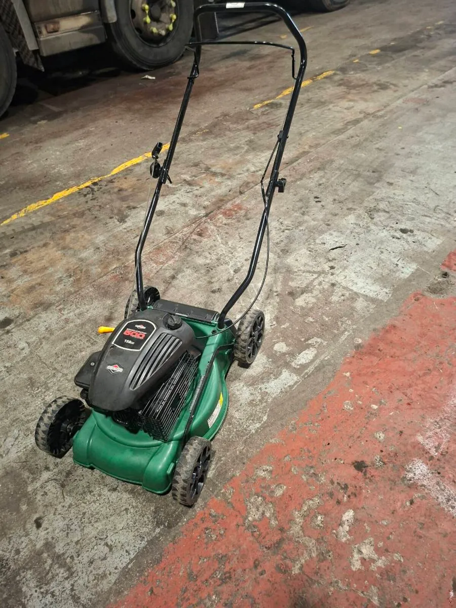 Lawnmowers, chainsaw - Image 2