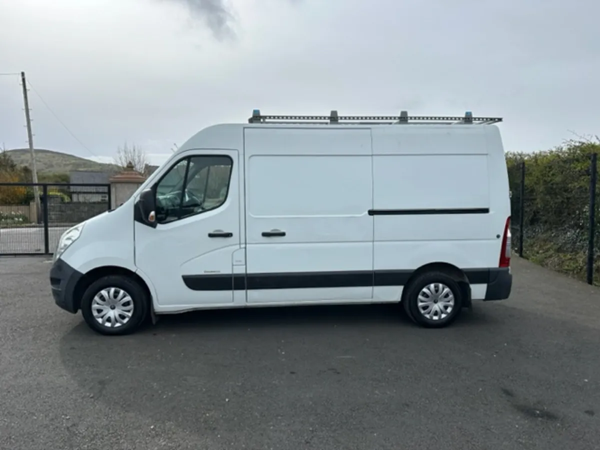Renault Master MWB - One Owner from New - Image 4
