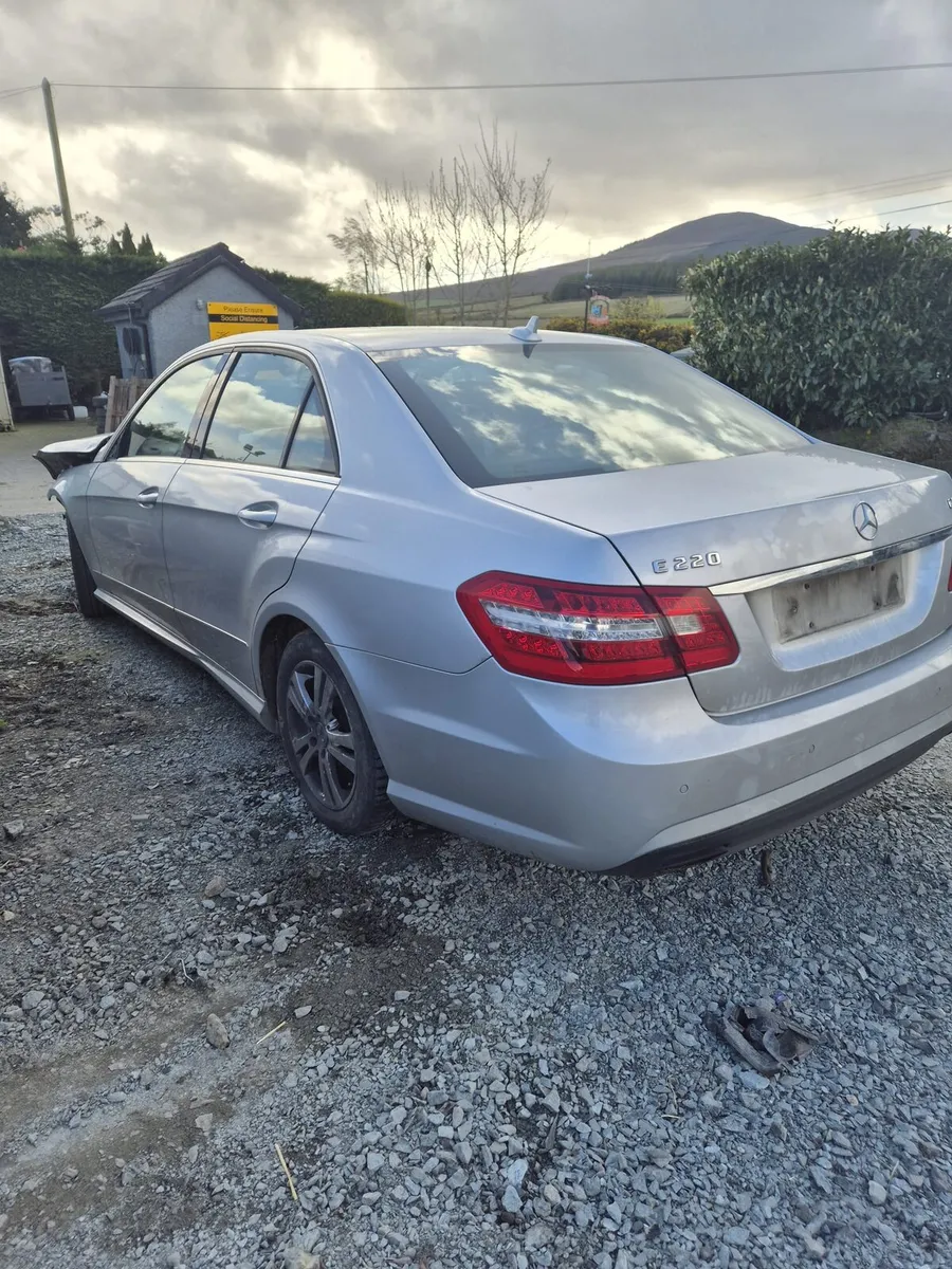 Mercedes E220D - Breaking only - Image 1
