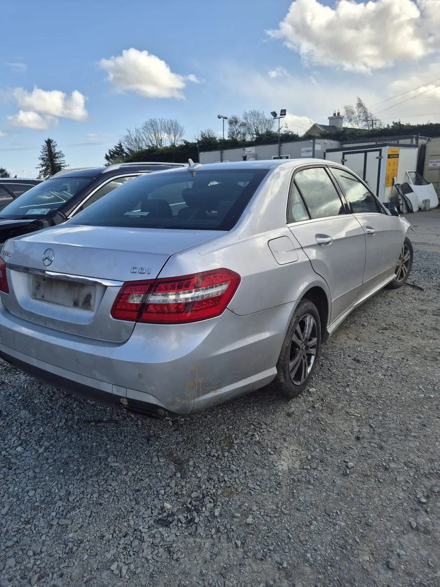 Mercedes E220D - Breaking only - Image 2