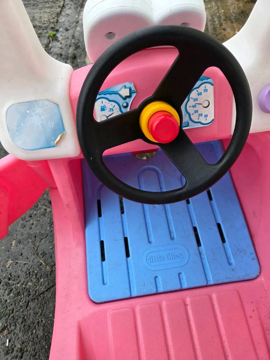 Little tikes car - Image 3