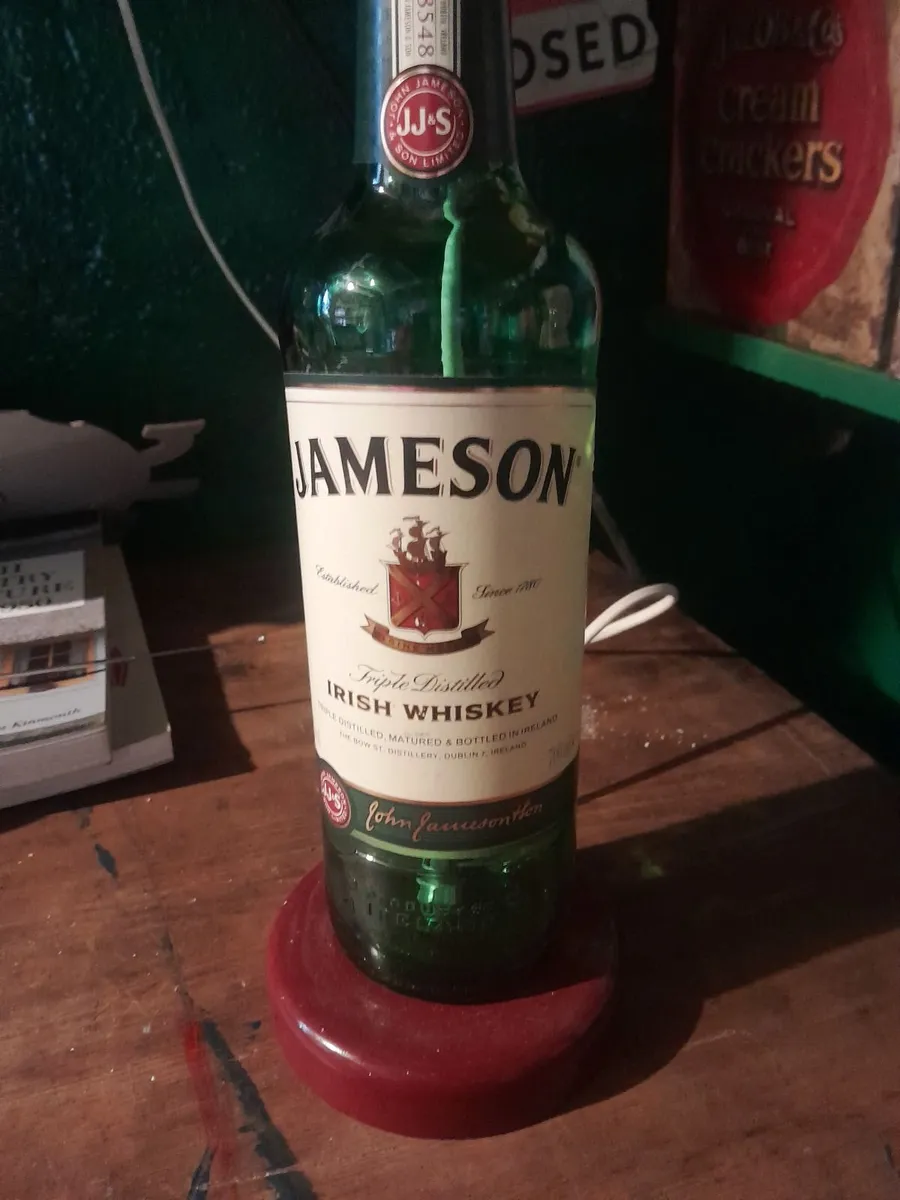 Jameson bottle table lamp - Image 4