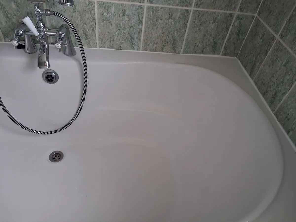 Bathroom fittings - Image 1