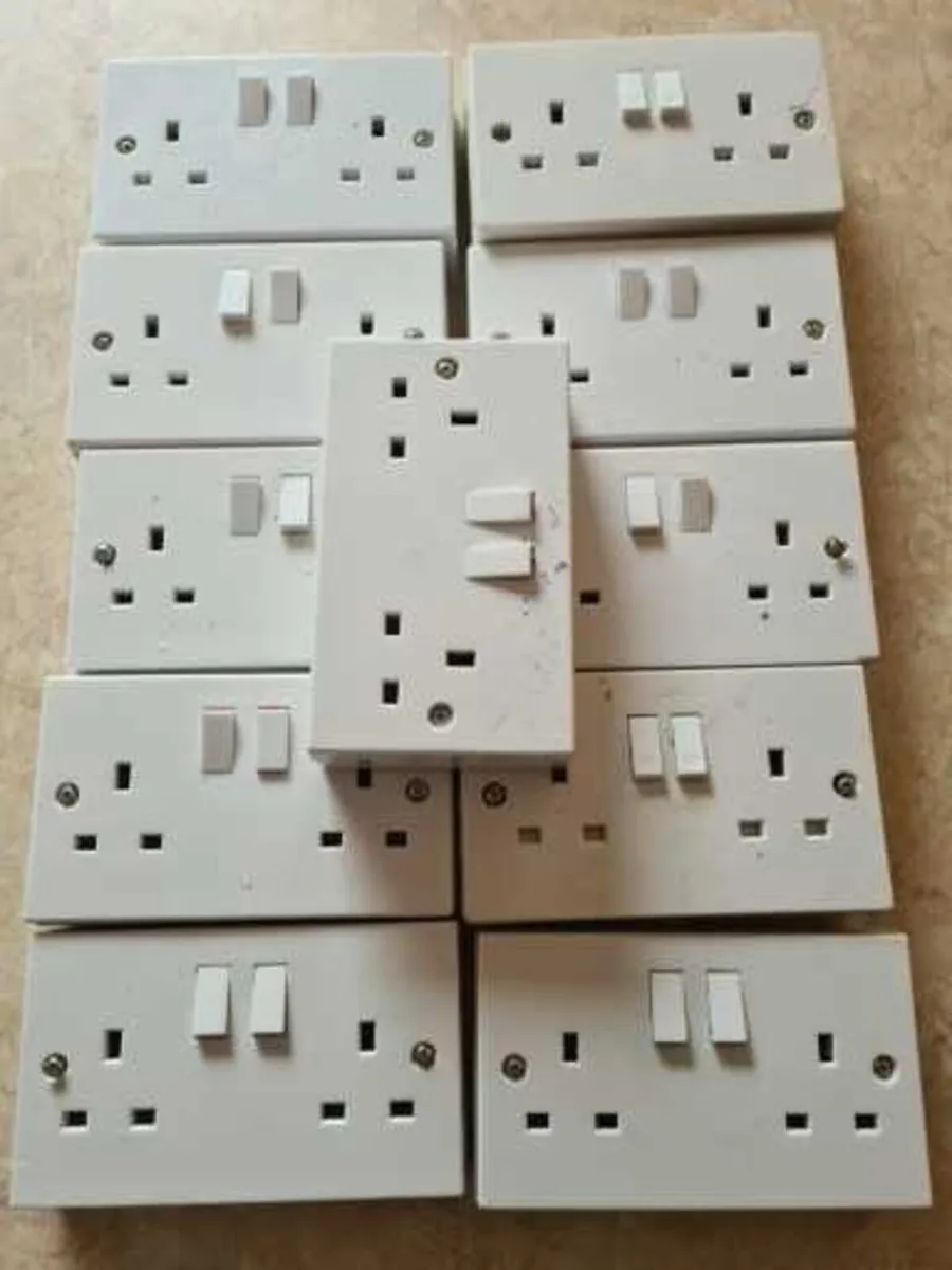11 x surface mounted double sockets like new………………