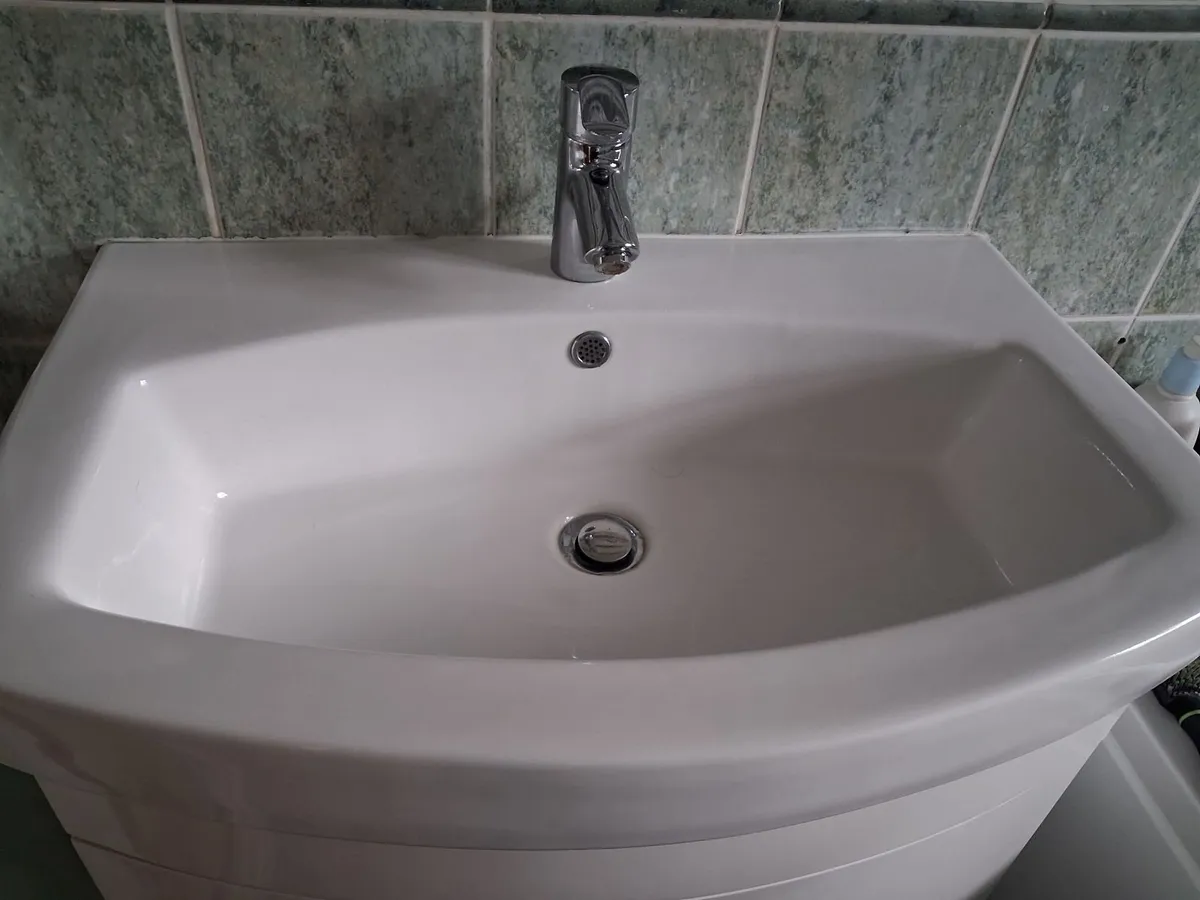 Bathroom fittings - Image 2