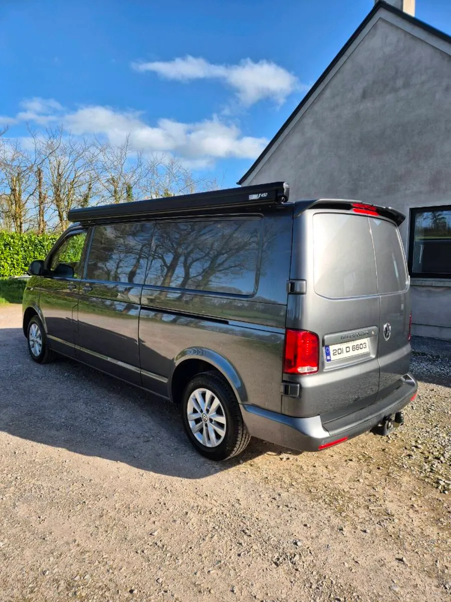 VW Transporter HIGHLINE T30 2.0 TDI 150 LWB - Image 3