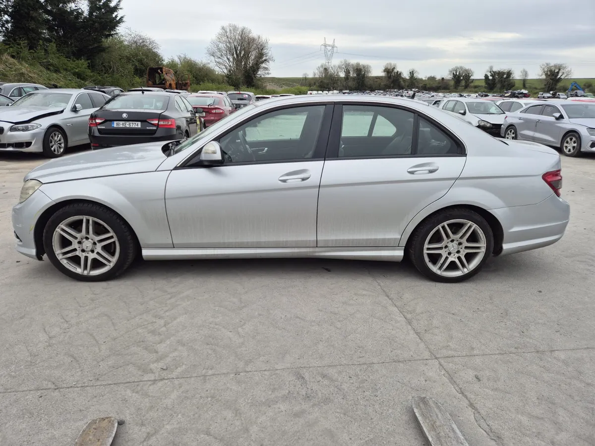 2008 Mercedes C-Class  *For Part* - Image 4