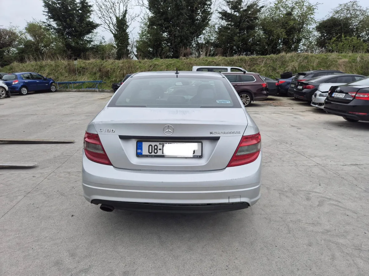 2008 Mercedes C-Class  *For Part* - Image 2