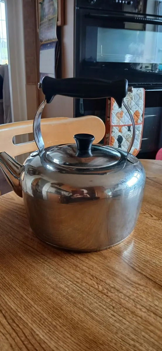 Heavy Kettle. Suitable  for all hobs. Stoves. - Image 3