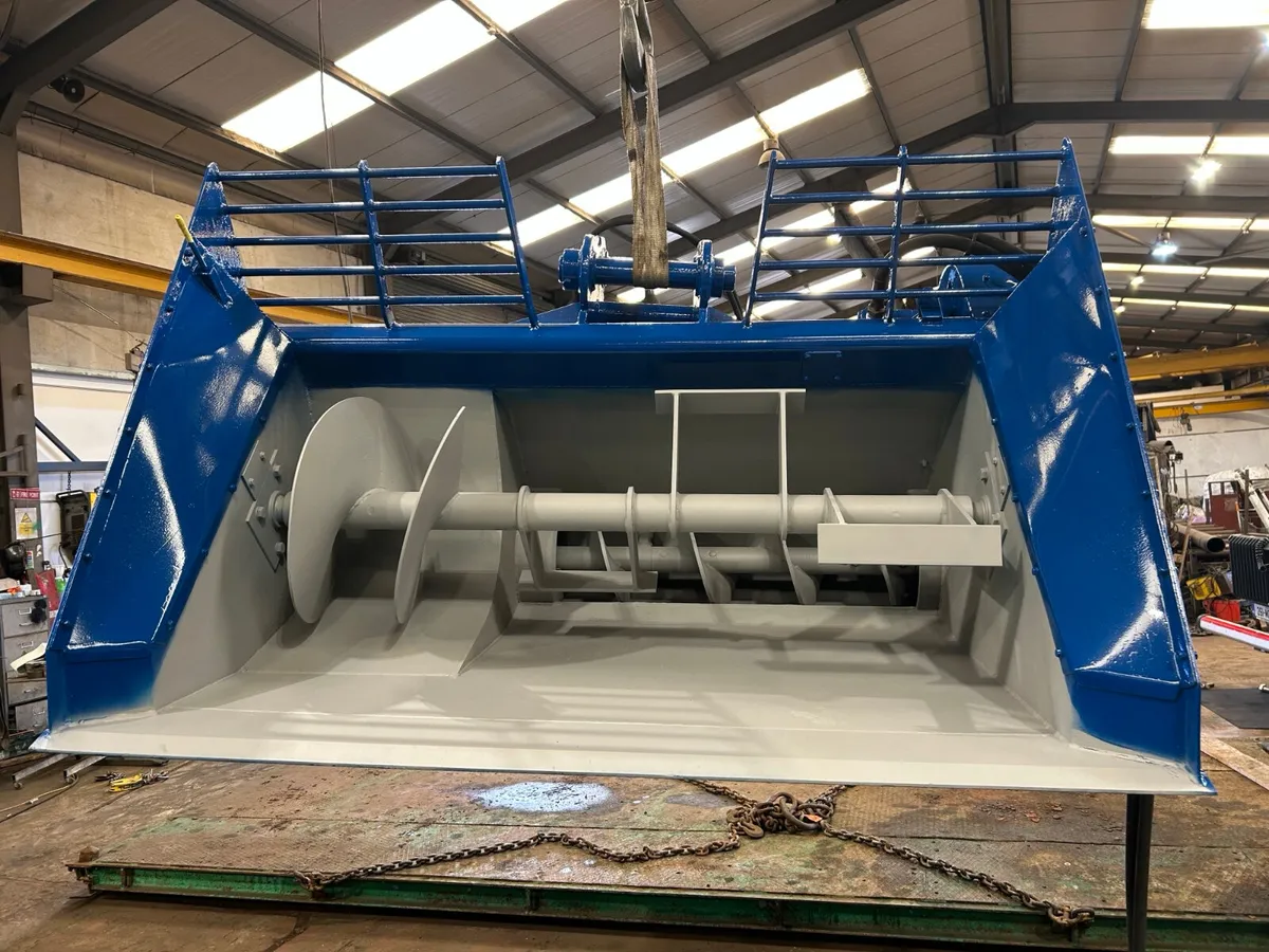 Turf Extrusion Bucket - Image 4