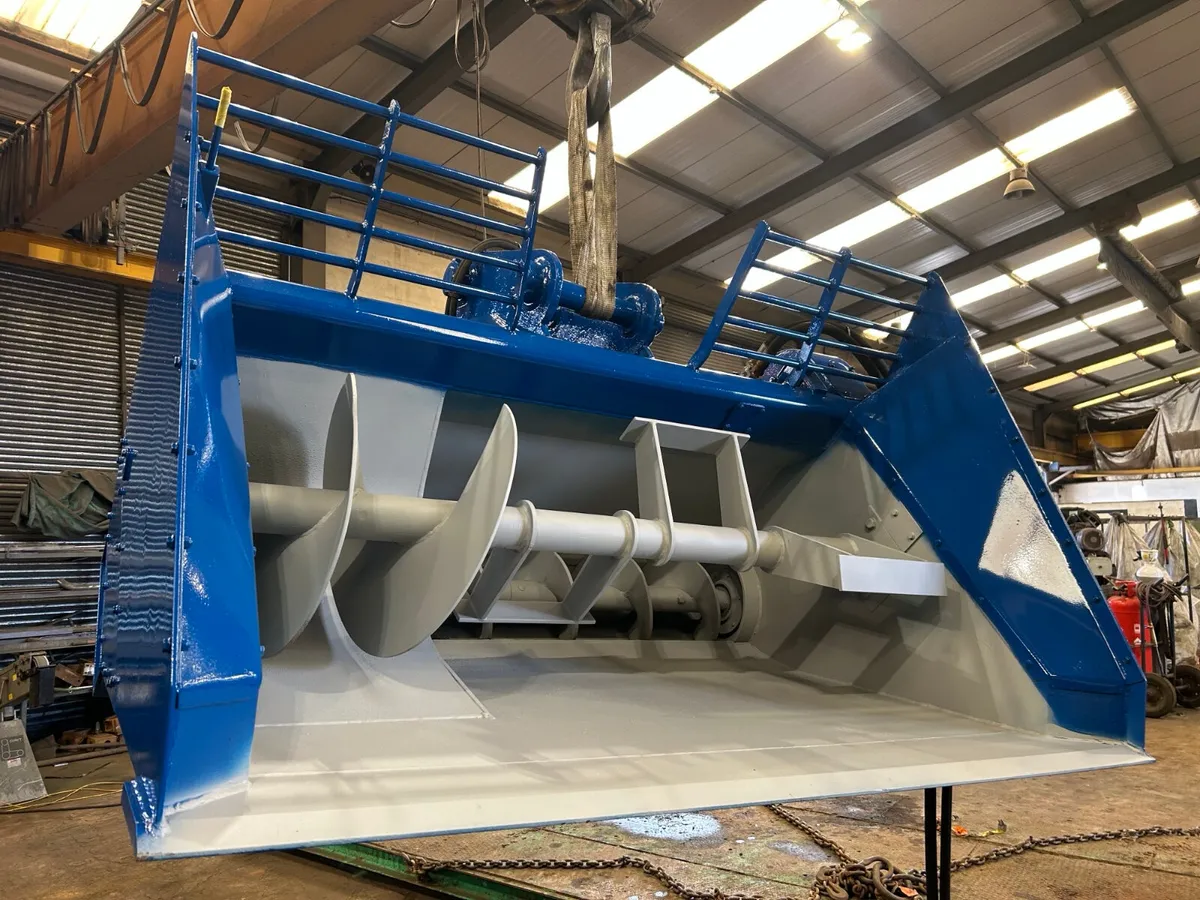 Turf Extrusion Bucket - Image 3