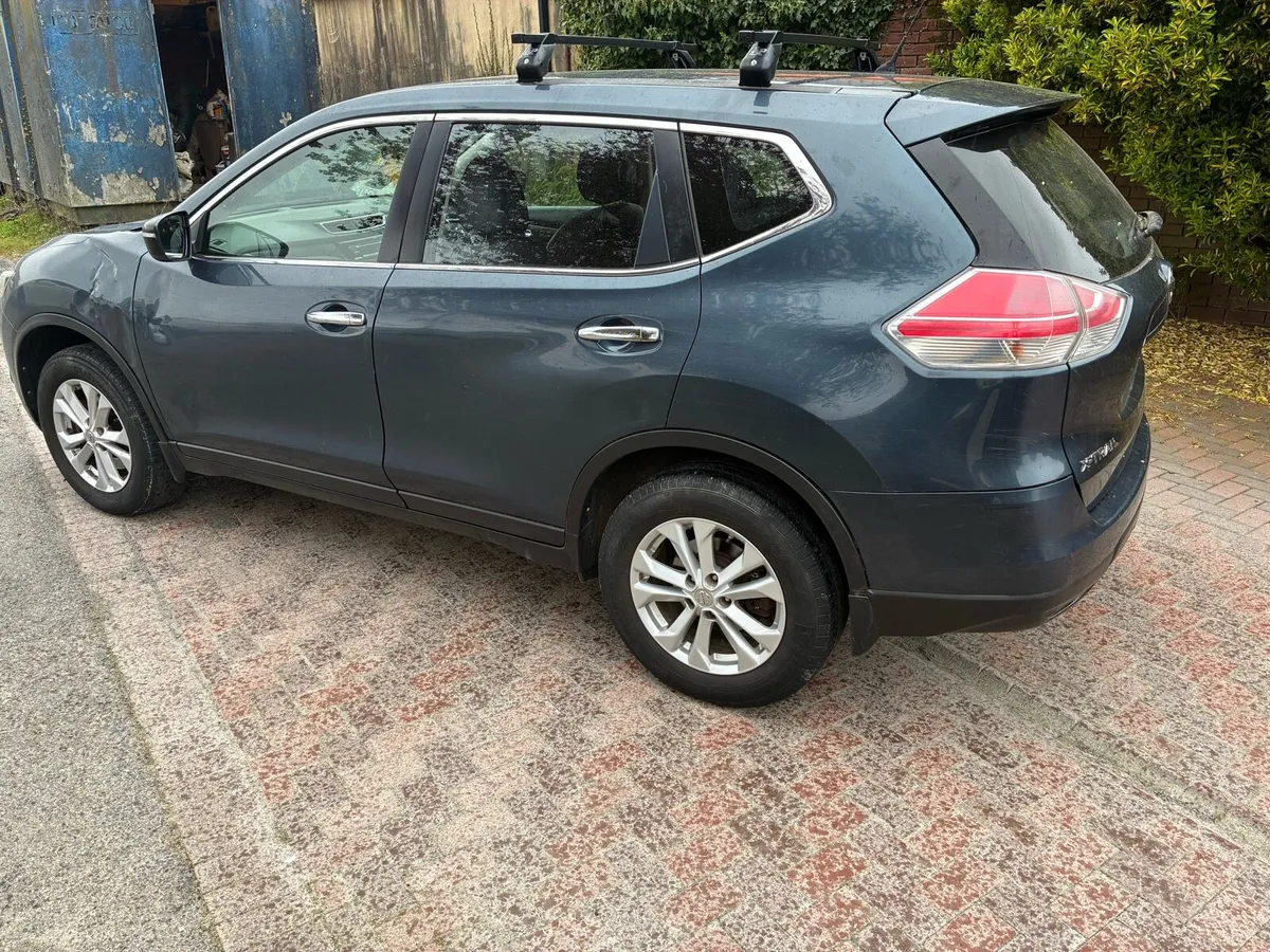 2016 Nissan x-trail 7 seater - Image 4