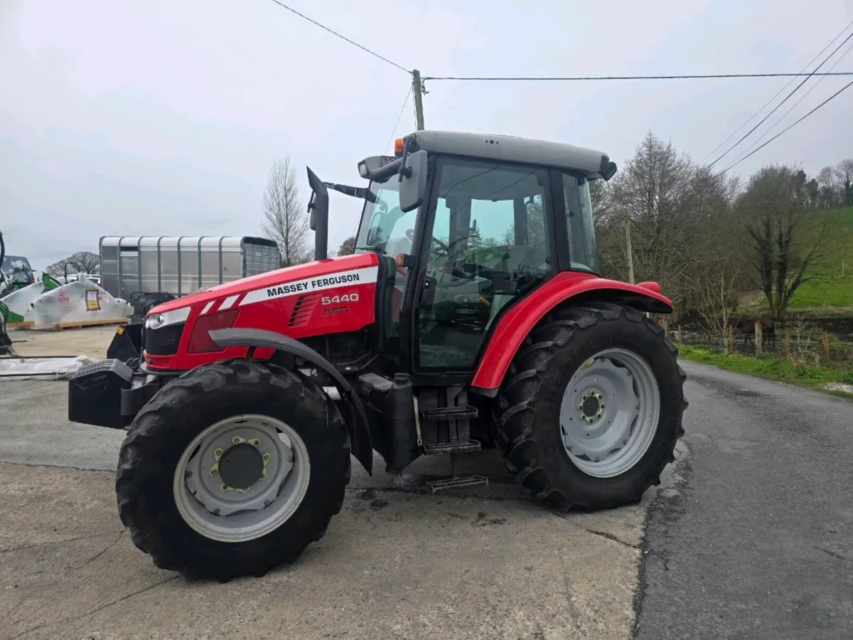 Massey Ferguson 5440 - Image 1