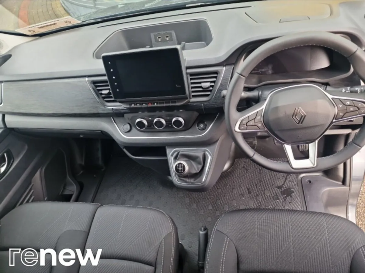 Renault Trafic LL30 Blue dCi 150 Extra Sport - Image 2