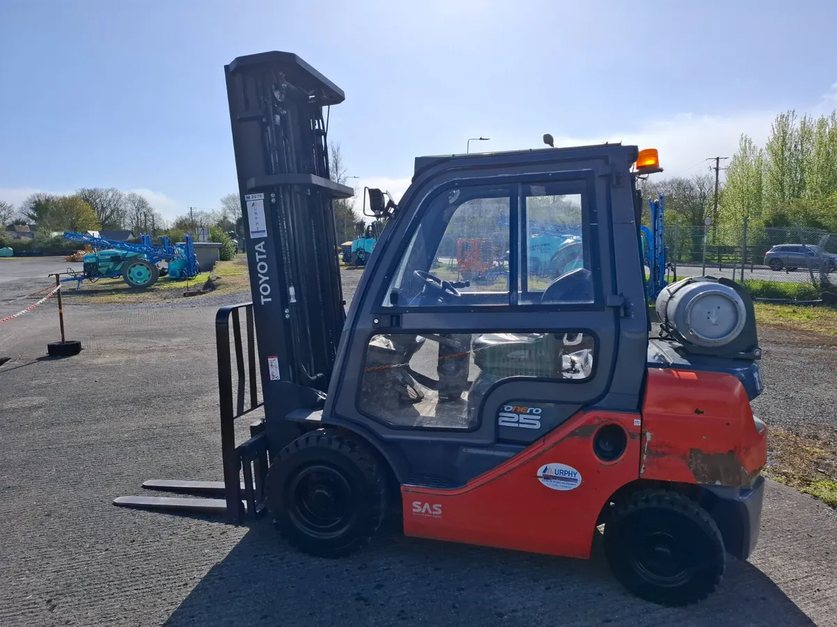 Toyota Forklift - Image 4
