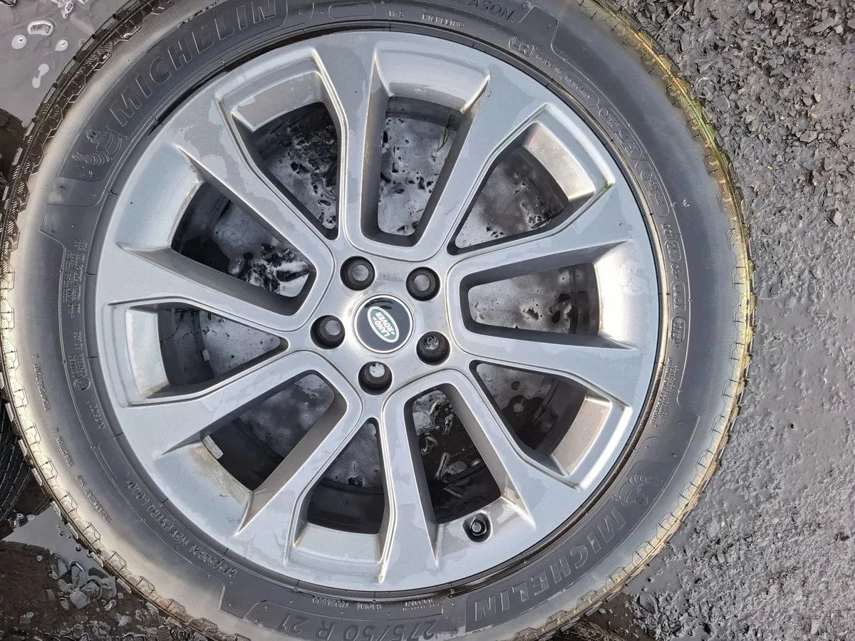 21" Genuine Range Rover Alloys with tyres - Image 2