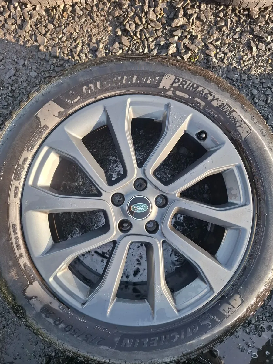 21" Genuine Range Rover Alloys with tyres - Image 3