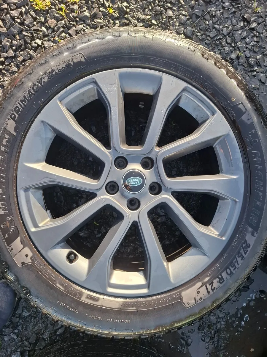 21" Genuine Range Rover Alloys with tyres - Image 4