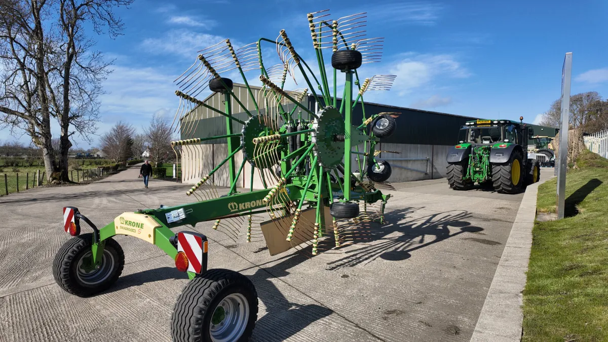 2023 Krone TC930 Rake - Image 3