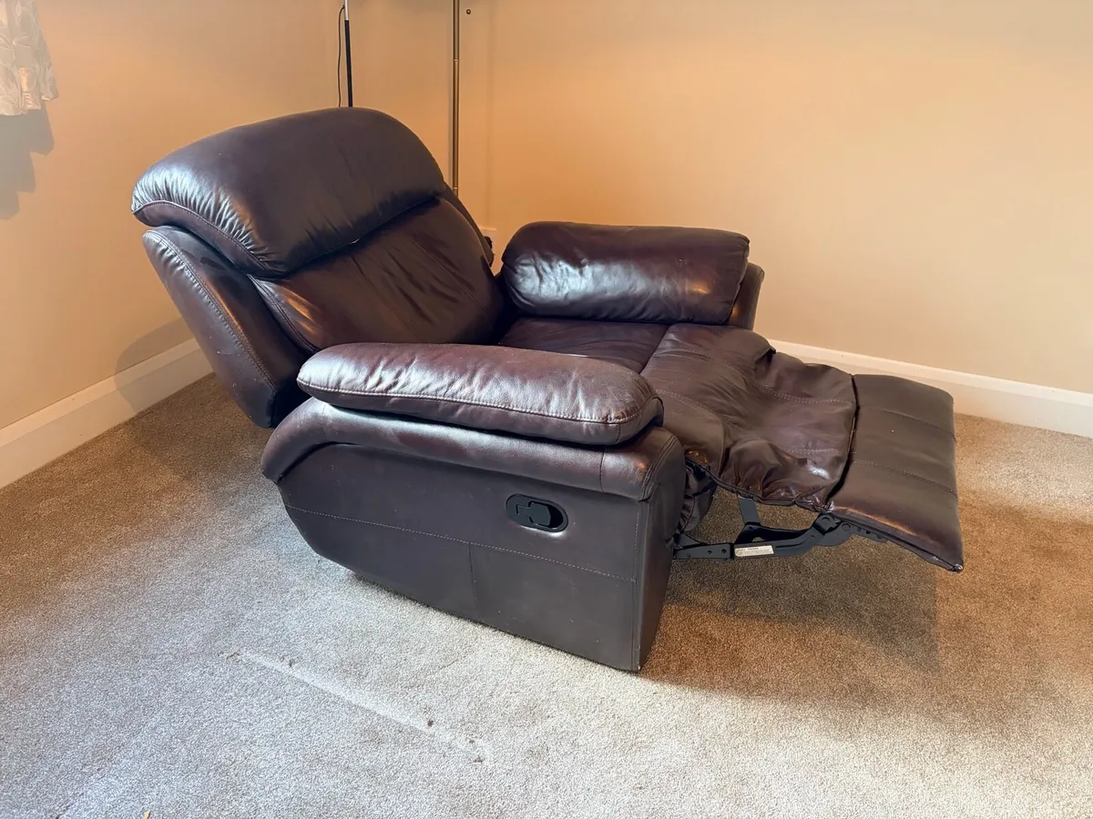 Leather recliner armchair - Image 3