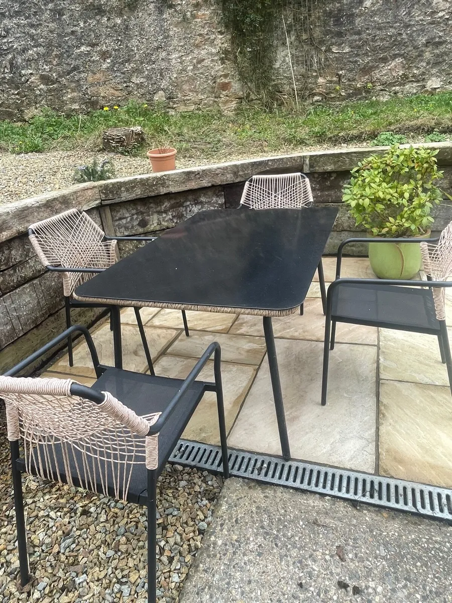 Garden table and chairs - Image 2
