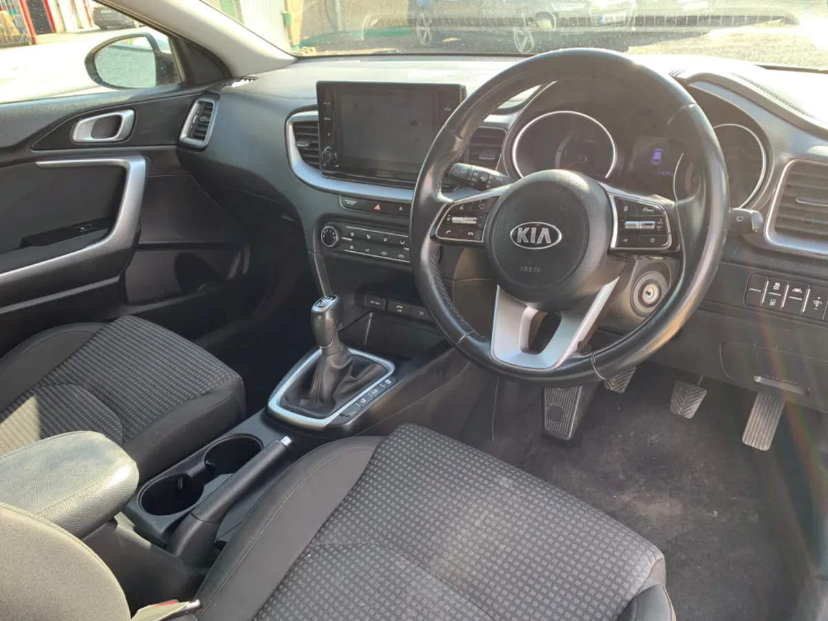 Kia Ceed 2021 one owner Fsh 1.6 diesel - Image 2
