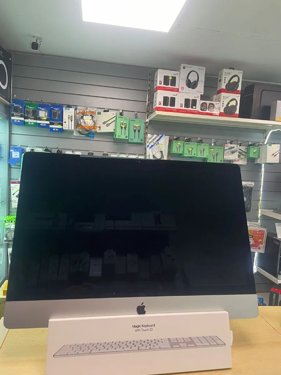 Apple iMac 5K 27" | 2019 - Image 1