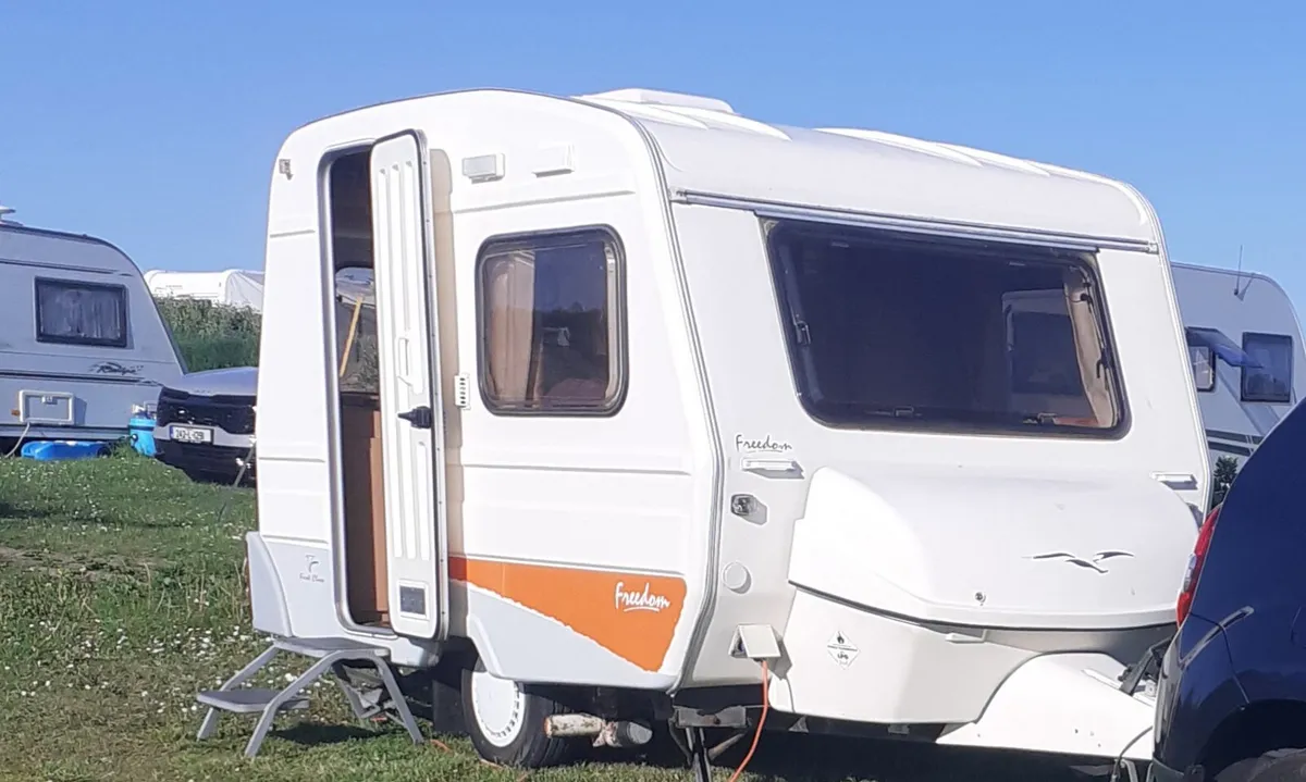 2005 Freedom 2 berth Caravan - Image 1