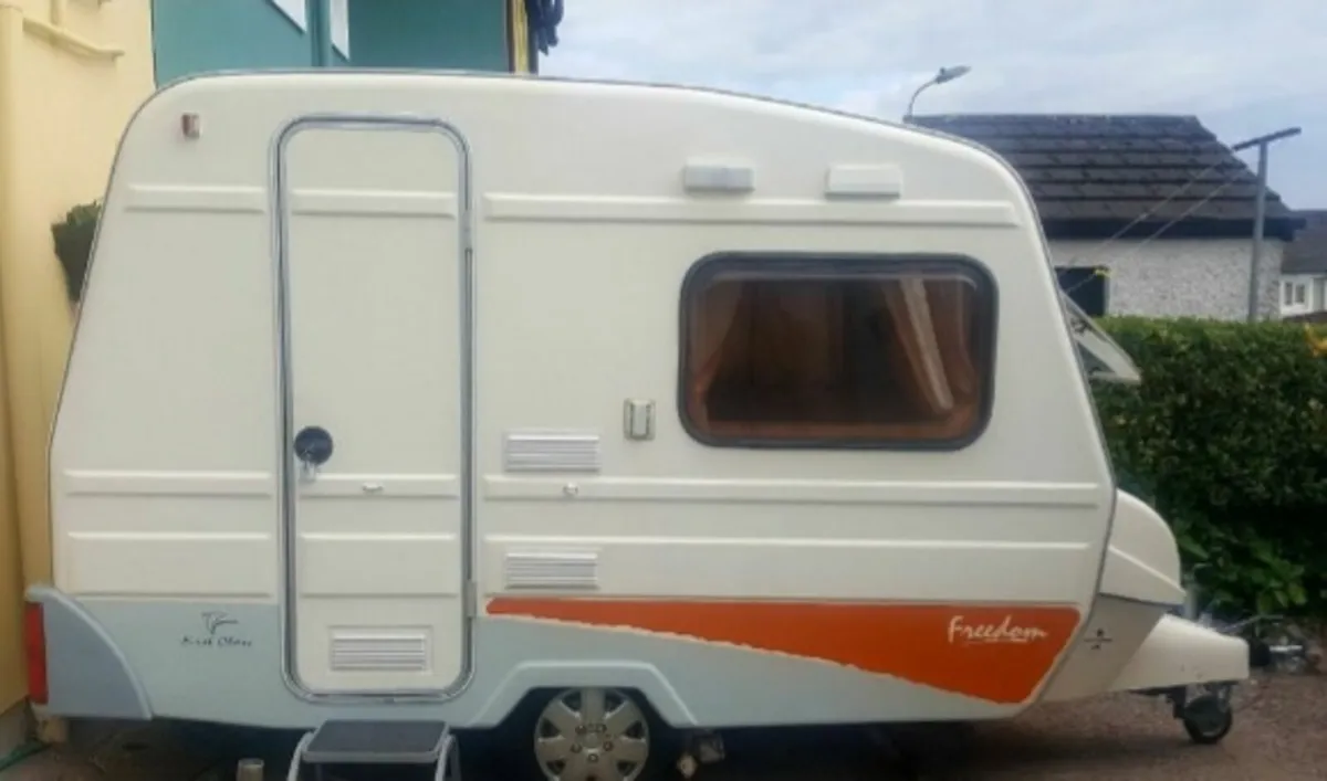 2005 Freedom 2 berth Caravan - Image 2