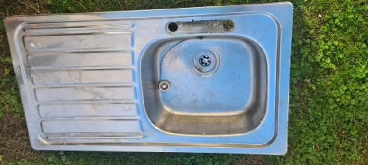 Selection of Stainless steel sinks with taps 100cm - Image 4