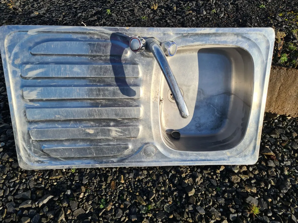 Selection of Stainless steel sinks with taps 100cm - Image 1