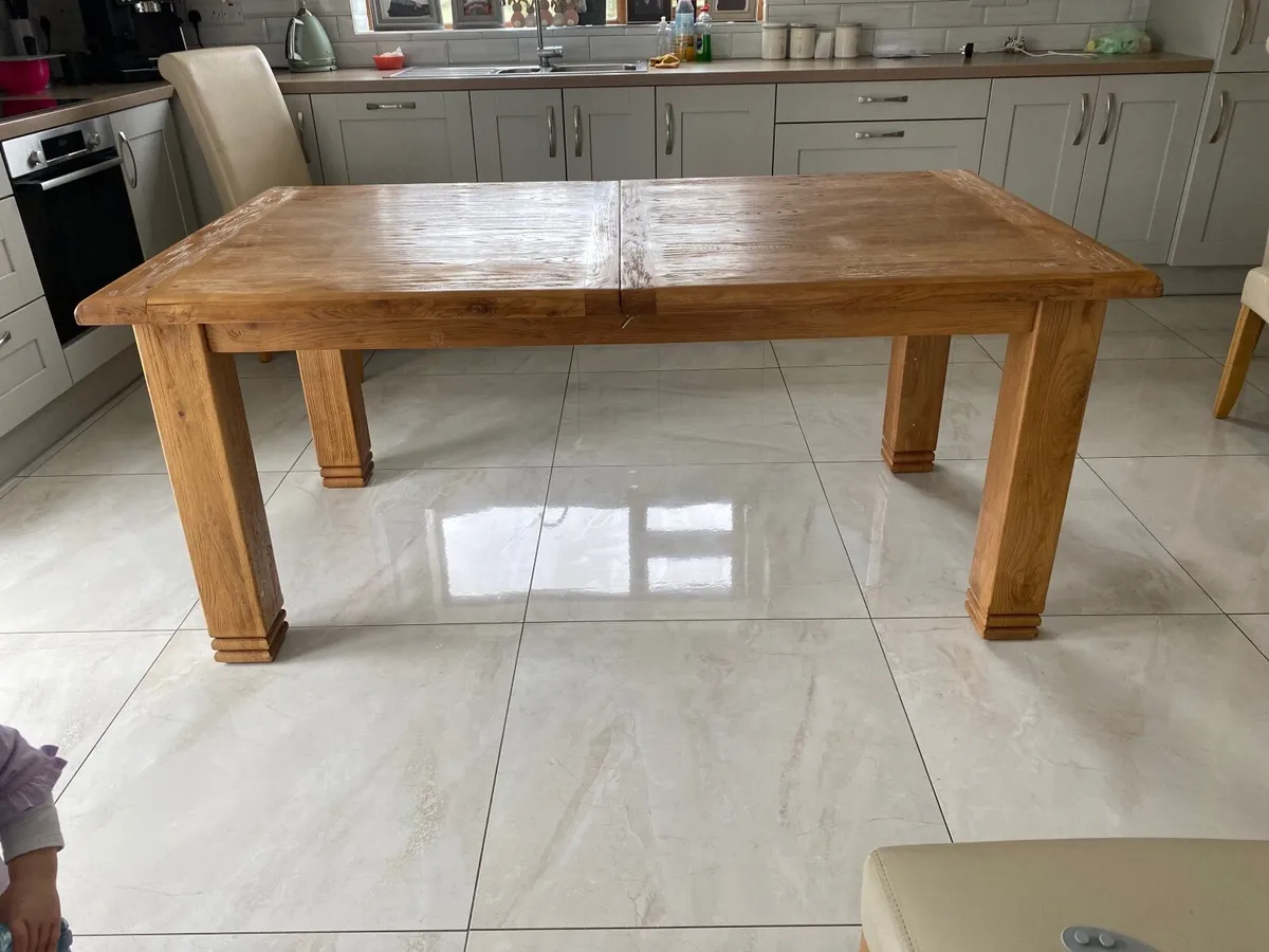 Kitchen table - Image 1