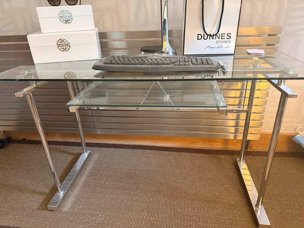 Desk Hall table new for quick sale - Image 1